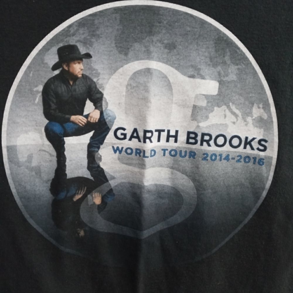 2014-16 Garth Brooks World Tour Concert Shirt - Picture 2 of 4